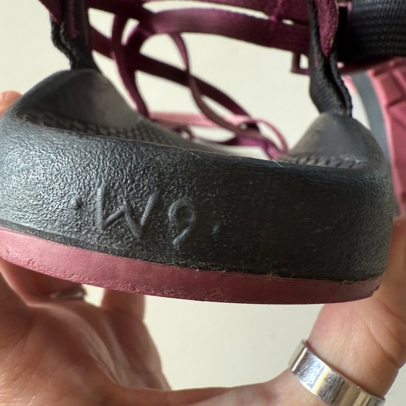 Chaco Women's Pink and Black Sandals size 9 - Picture 4 of 4